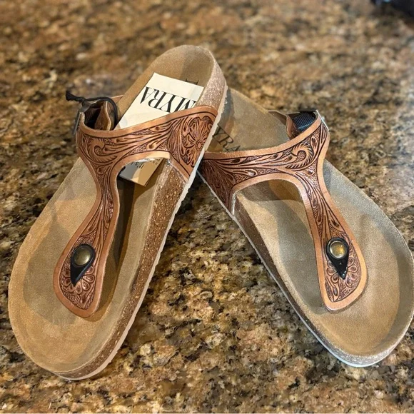 135. Myra Bag Tan Embossed Leather Sandals, Size 11, NWT - Picture 2 of 9